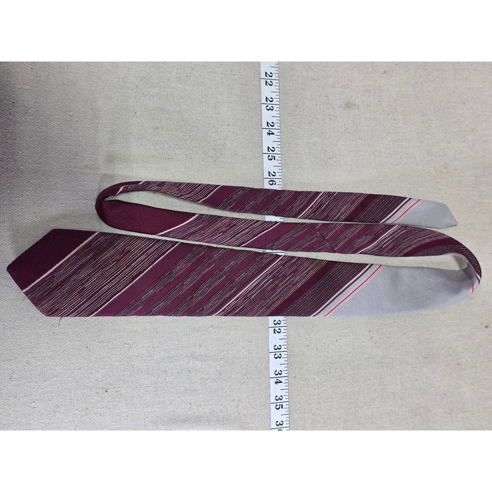Vintage Wembley Wemlon II Burgundy Grey Striped Polyester Necktie 4 Inch Wide